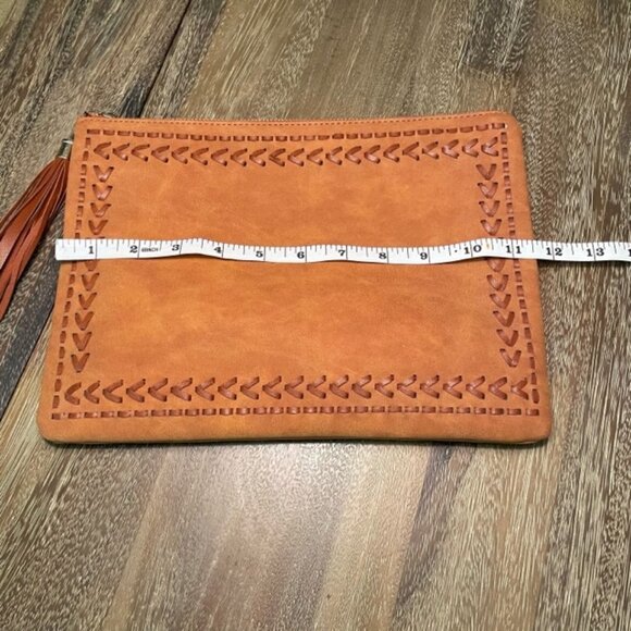 New Clutch or Crossbody - Picture 7 of 7
